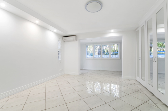 Here is a photo of last week's completed tiling job in Echuca with white porcelain tiles. Visit our page for full details on each project. See more of our photos at www.Echucatiling.com.au.